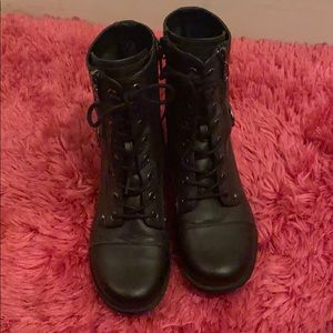 Combat boots